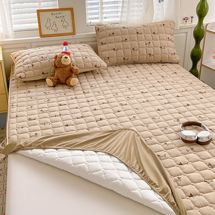 91家纺网 家纺一手货源 找家纺 小桃姐家纺 2026新款泡芙夹棉单床笠床笠单件 奶咖腊肠犬