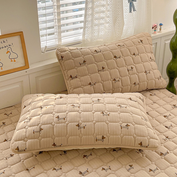 91家纺网 家纺一手货源 找家纺 小桃姐家纺 2026新款泡芙夹棉单床笠床笠单件 奶咖腊肠犬