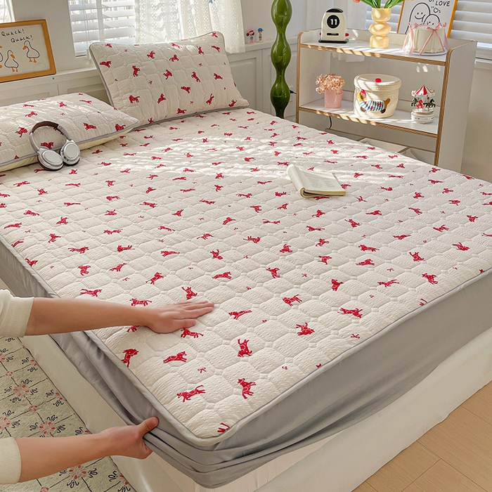 91家纺网 家纺一手货源 找家纺 小桃姐家纺 2026新款泡芙夹棉单床笠床笠单件 鸿运小马