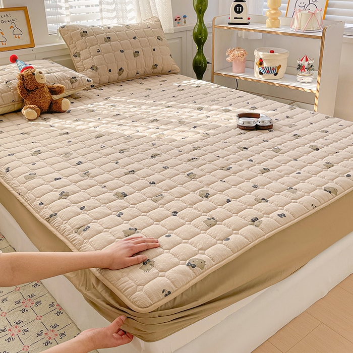 91家纺网 家纺一手货源 找家纺 小桃姐家纺 2026新款泡芙夹棉单床笠床笠单件 奶咖Kitty