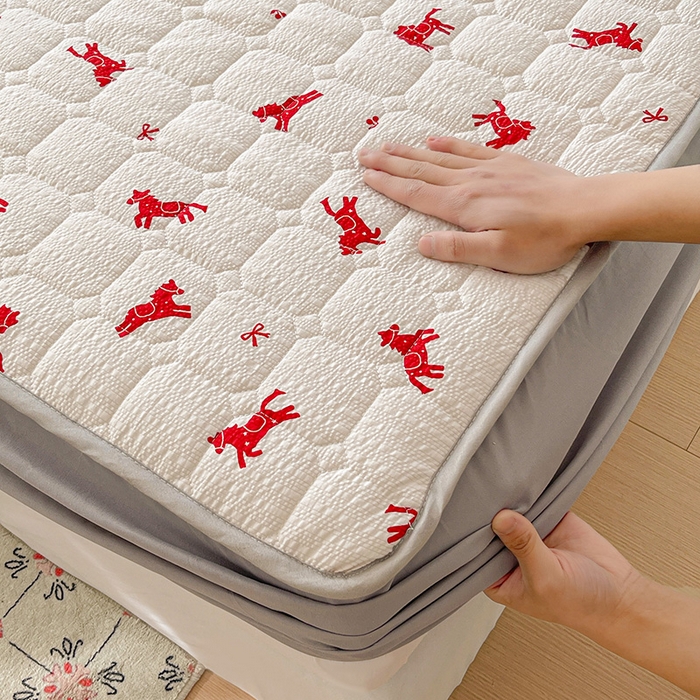 91家纺网 家纺一手货源 找家纺 小桃姐家纺 2026新款泡芙夹棉单床笠床笠单件 鸿运小马