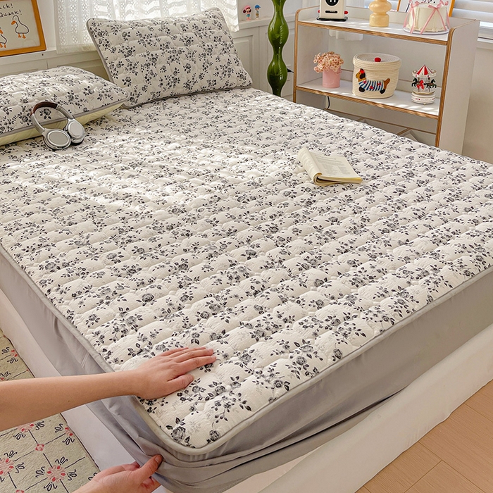 91家纺网 家纺一手货源 找家纺 小桃姐家纺 2026新款泡芙夹棉单床笠床笠单件 墨影蔷薇