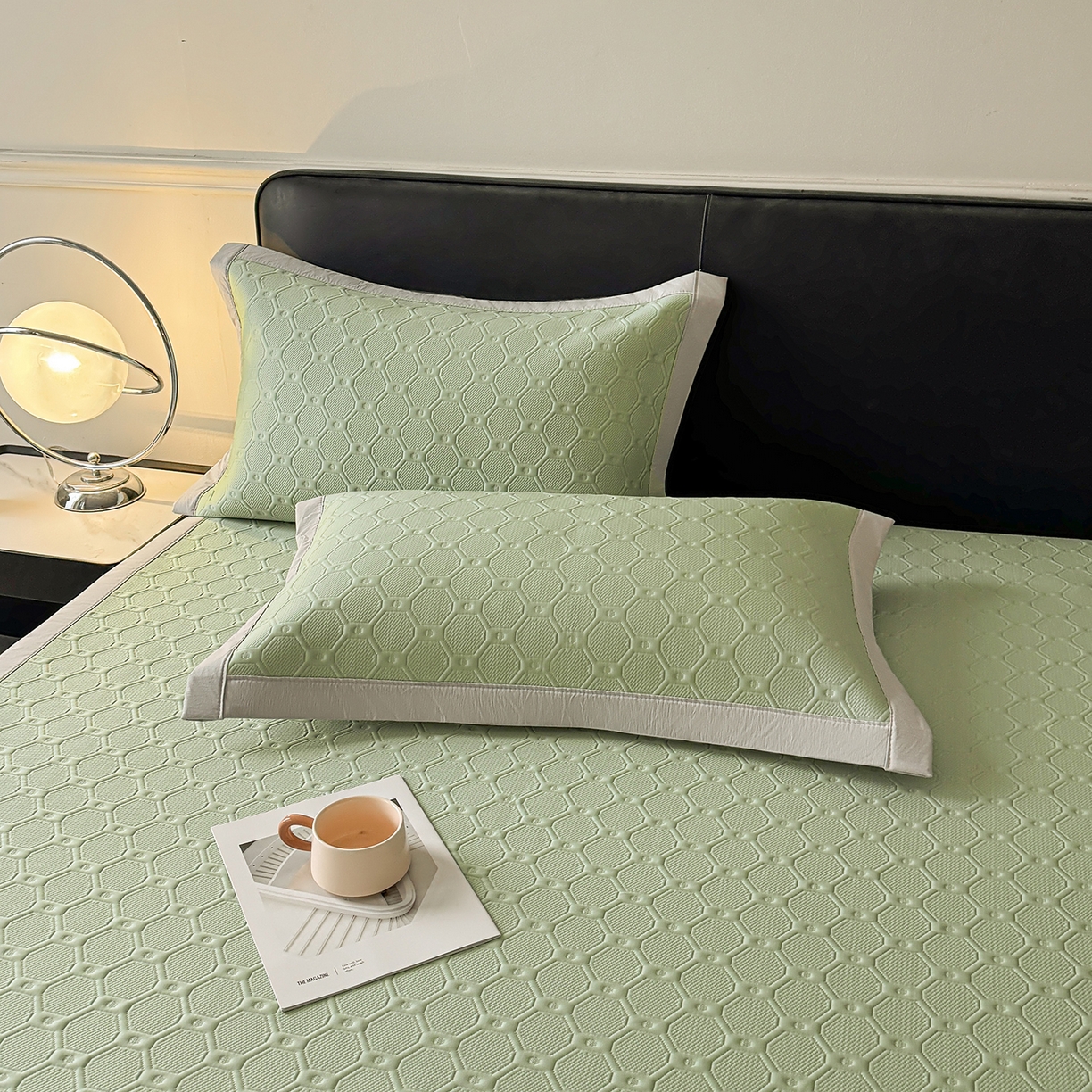 91家纺网 家纺一手货源 找家纺 织雅漫 2026新款刺绣实拍爆款凉豆豆凉席100%PE乙伦绣花可水洗床席席子 菱格  冰清绿