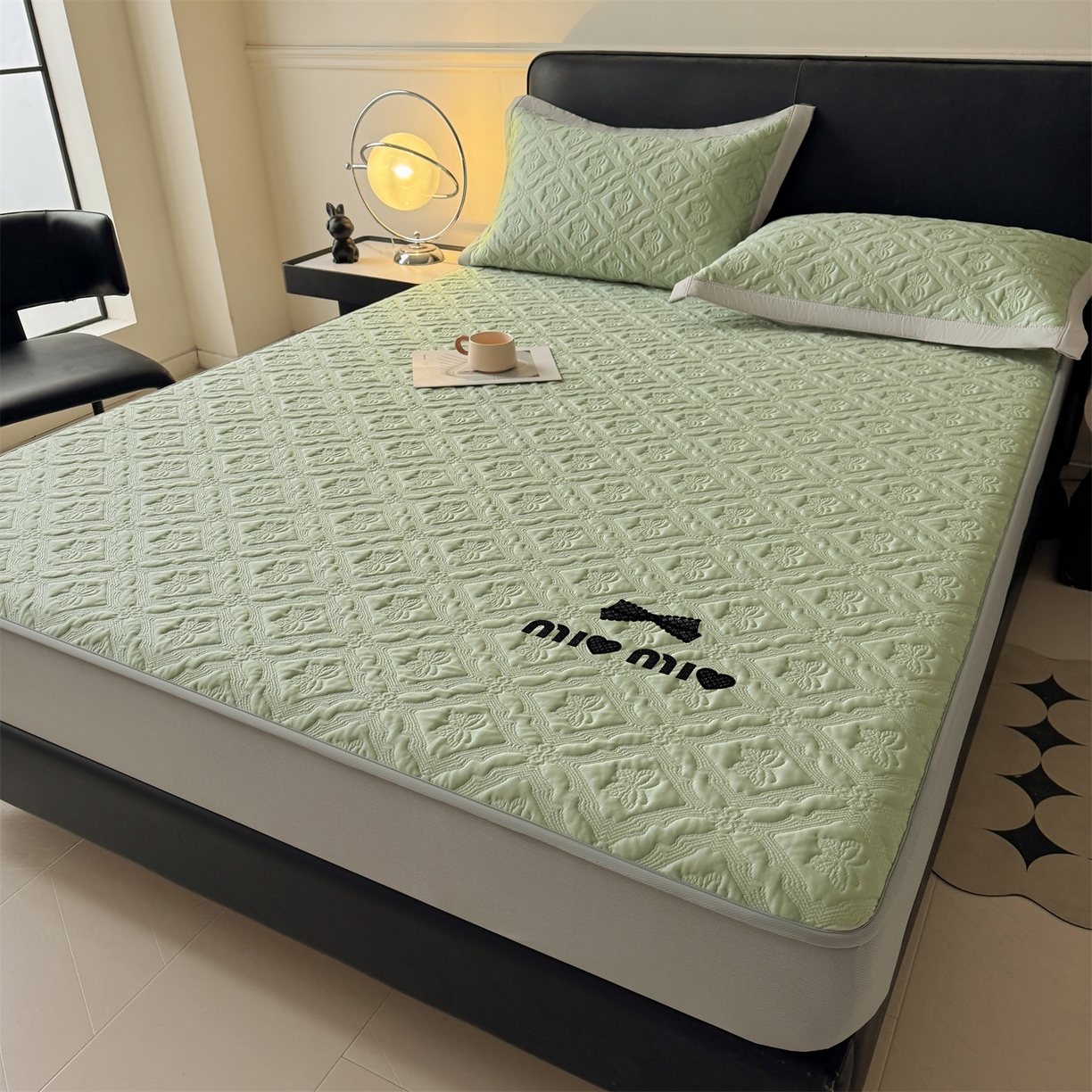 91家纺网 家纺一手货源 找家纺 织雅漫 21026春夏新款绣花凉席席子-床笠款 蝶韵 冰清绿-床笠款