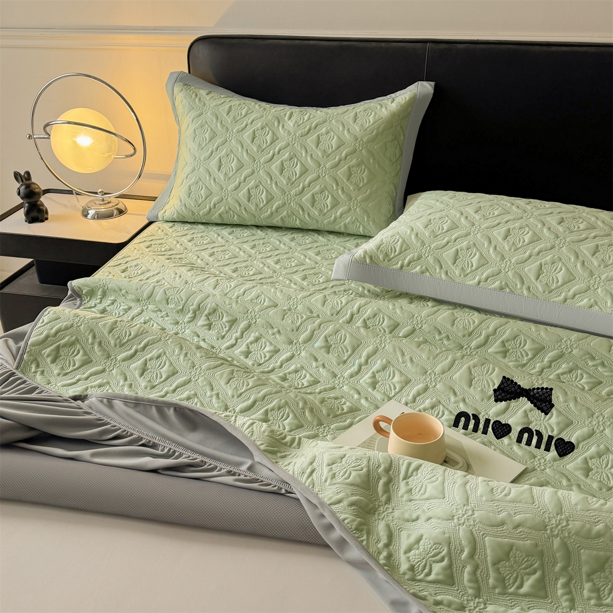 91家纺网 家纺一手货源 找家纺 织雅漫 21026春夏新款绣花凉席席子-床笠款 蝶韵 冰清绿-床笠款