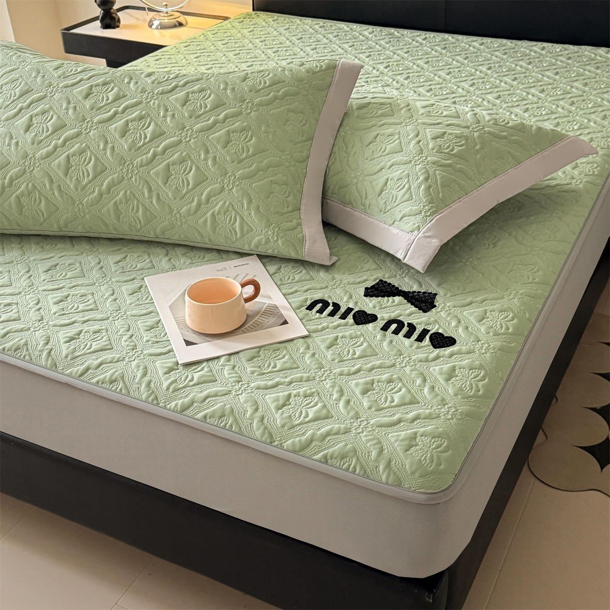 91家纺网 家纺一手货源 找家纺 织雅漫 21026春夏新款绣花凉席席子-床笠款 蝶韵 冰清绿-床笠款