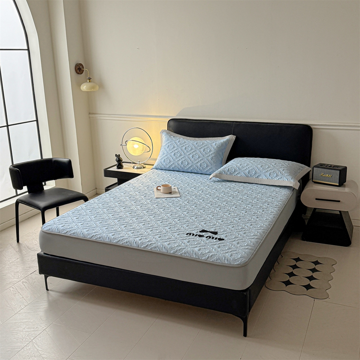 91家纺网 家纺一手货源 找家纺 织雅漫 21026春夏新款绣花凉席席子-床笠款 蝶韵 冰雾蓝-床笠款