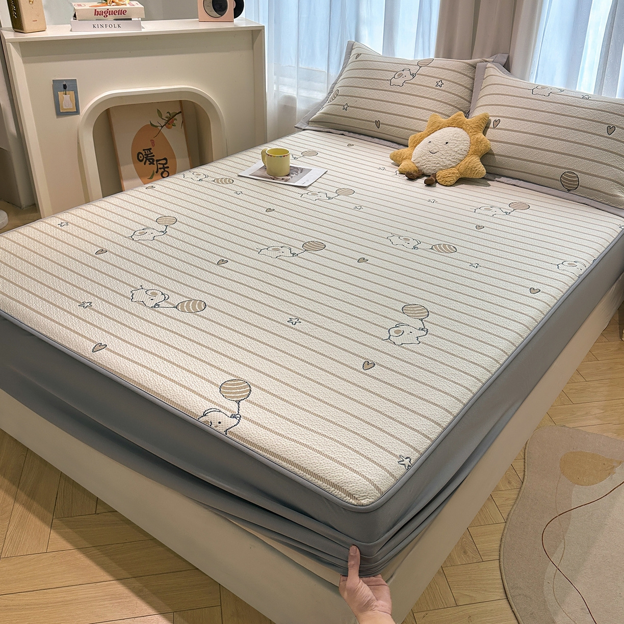 91家纺网 家纺一手货源 找家纺 织雅漫 2026春夏新款卡通乙纶冰豆豆凉席席子-床笠款 条纹小象-床笠款