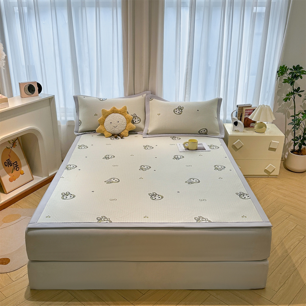 91家纺网 家纺一手货源 找家纺 织雅漫 2026新款卡通实拍小红书爆款凉豆豆凉席100%PE 乙纶凉感可水洗床席席子 可爱布布