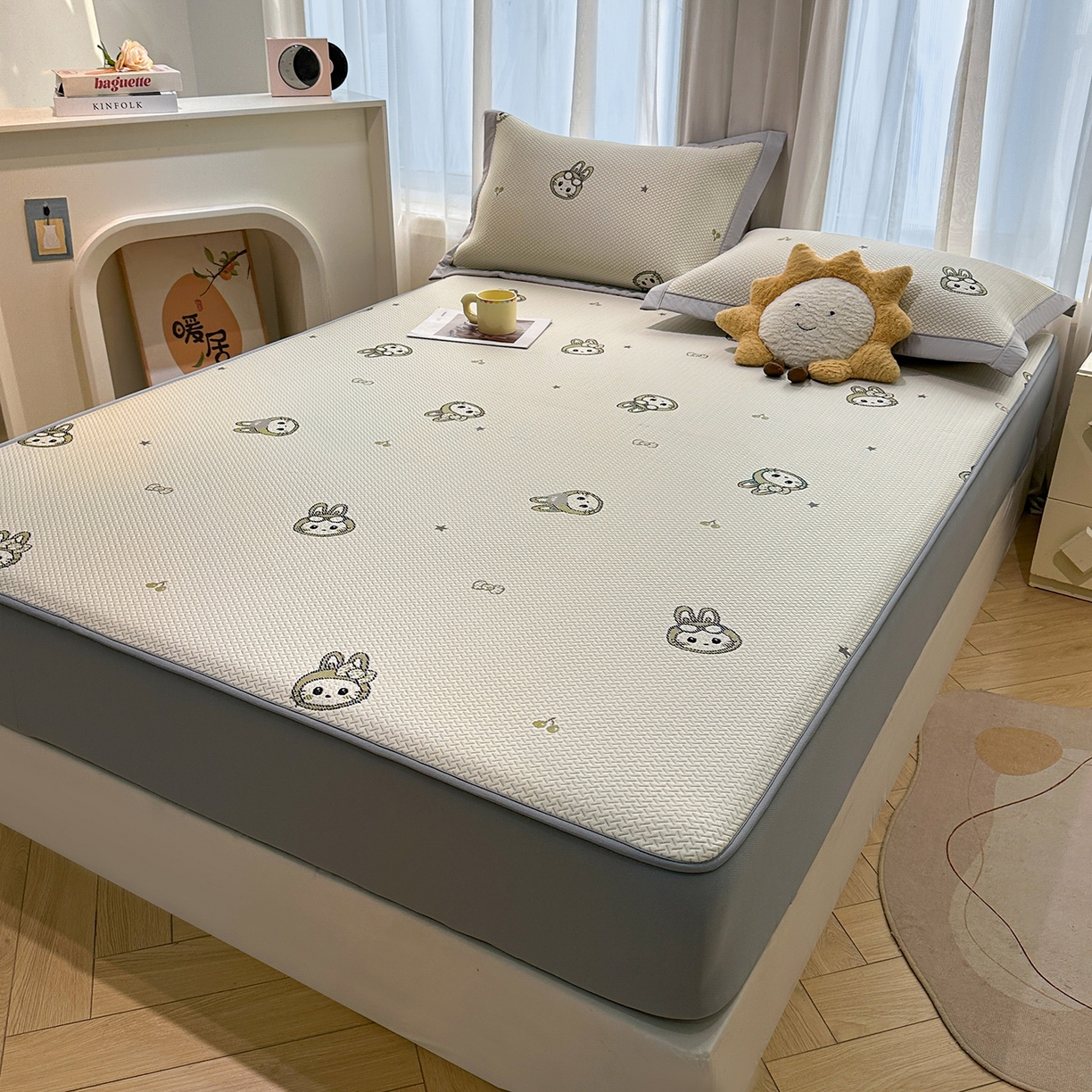 91家纺网 家纺一手货源 找家纺 织雅漫 2026春夏新款卡通乙纶冰豆豆凉席席子-床笠款 可爱布布-床笠款