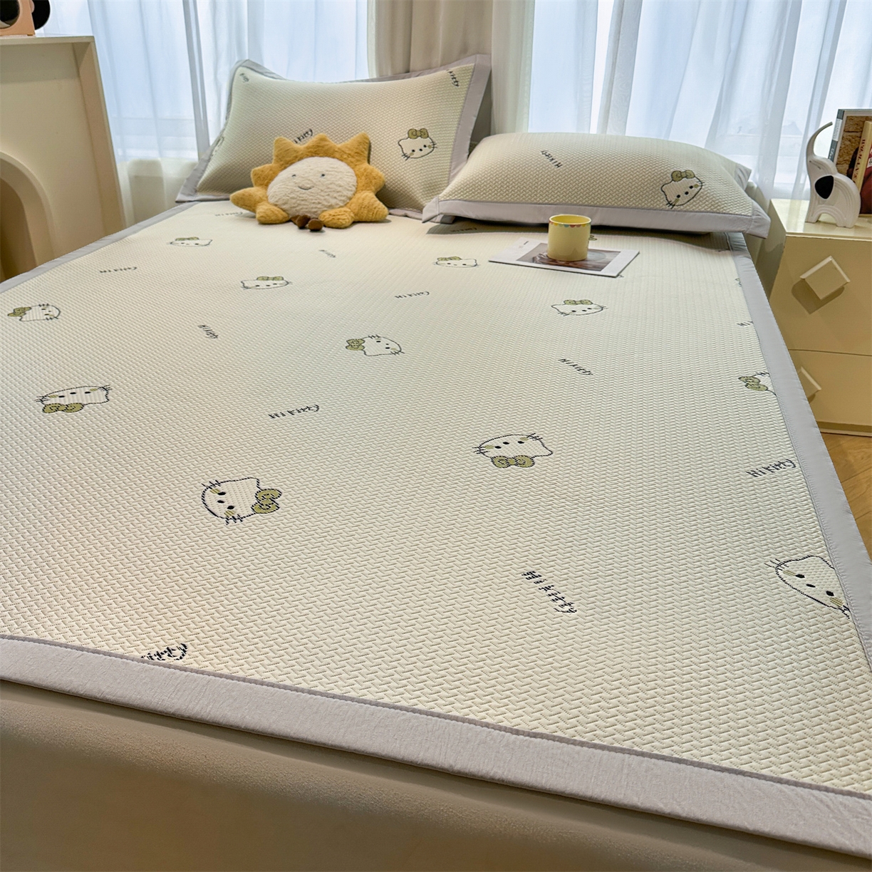 91家纺网 家纺一手货源 找家纺 织雅漫 2026新款卡通实拍小红书爆款凉豆豆凉席100%PE 乙纶凉感可水洗床席席子 梦境KT