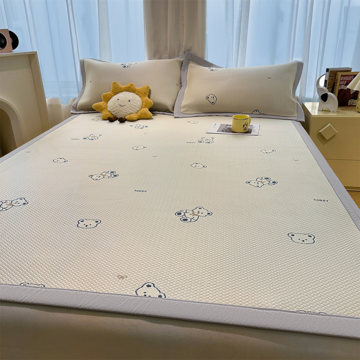 91家纺网 家纺一手货源 找家纺 织雅漫 2026新款卡通实拍小红书爆款凉豆豆凉席100%PE 乙纶凉感可水洗床席席子 蓝蓝小熊