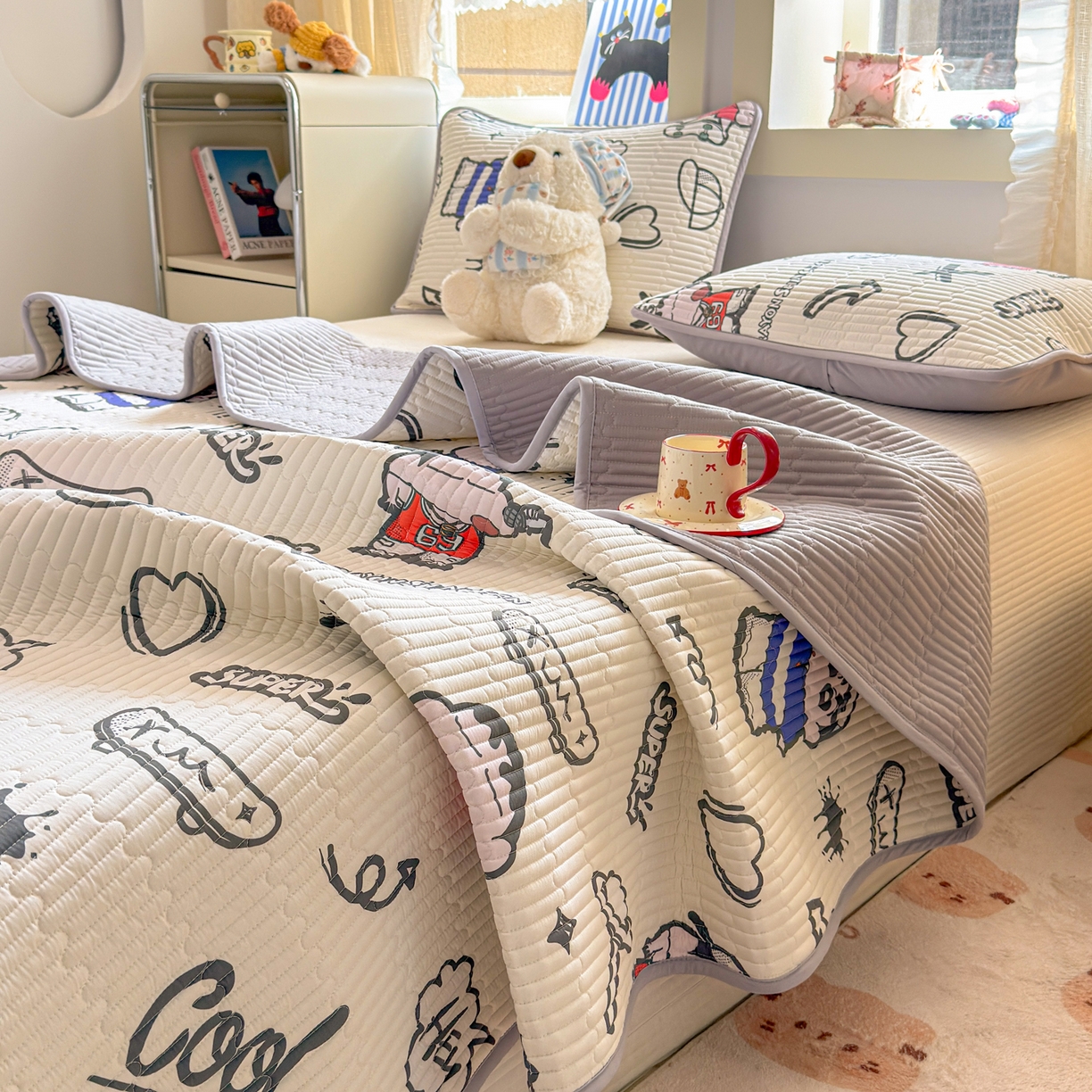 91家纺网 家纺一手货源 找家纺 雅萱家纺 2026新款A面全棉卡通印花蜡笔小新单床盖床盖单件床盖三件套 甜酷小新