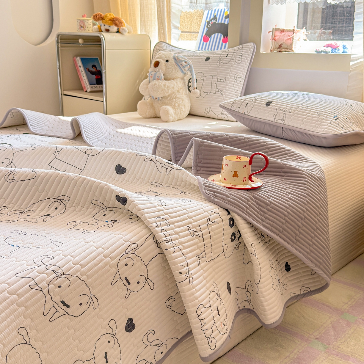 91家纺网 家纺一手货源 找家纺 雅萱家纺 2026新款A面全棉卡通印花蜡笔小新单床盖床盖单件床盖三件套 素描小新