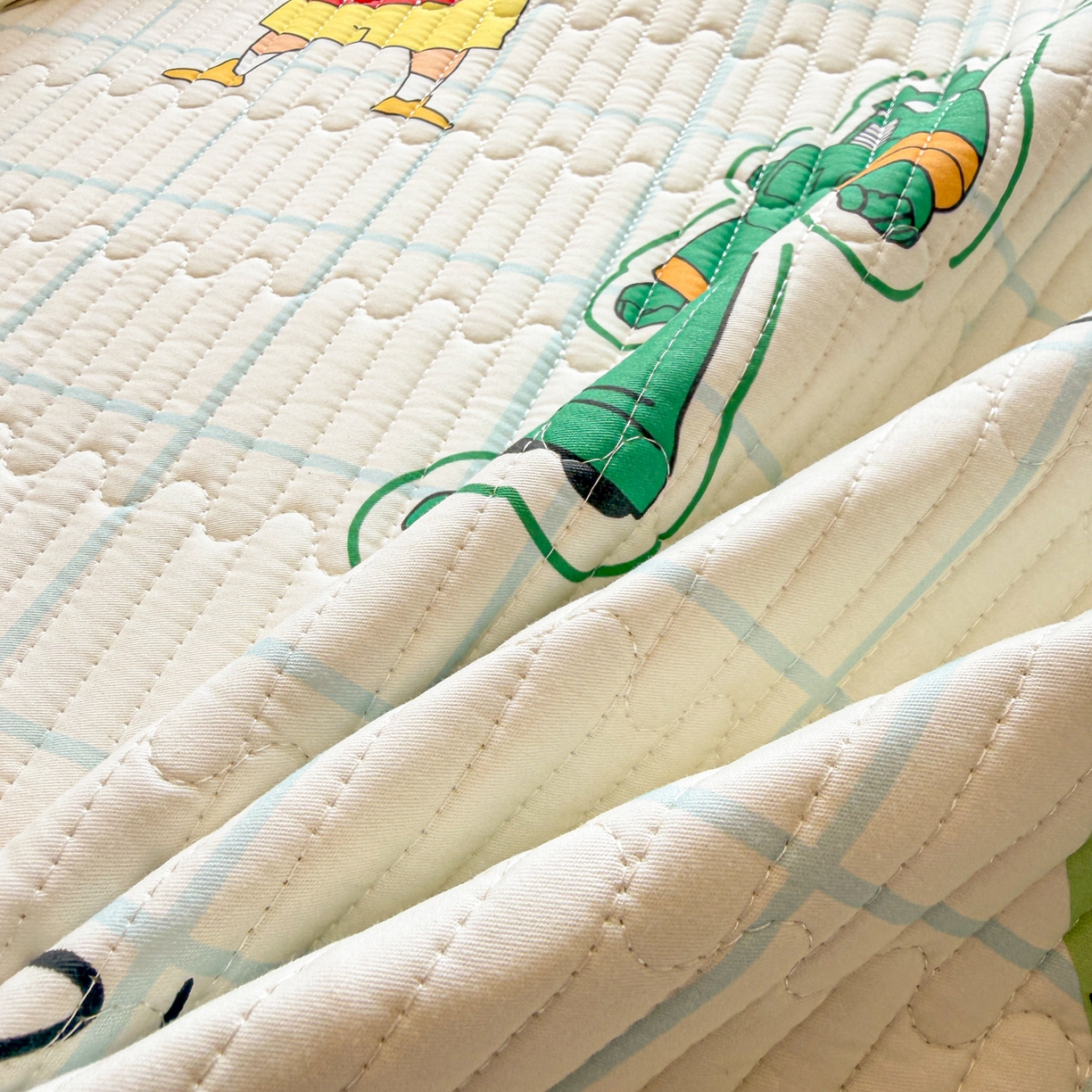 91家纺网 家纺一手货源 找家纺 雅萱家纺 2026新款A面全棉卡通印花蜡笔小新单床盖床盖单件床盖三件套 元气小新