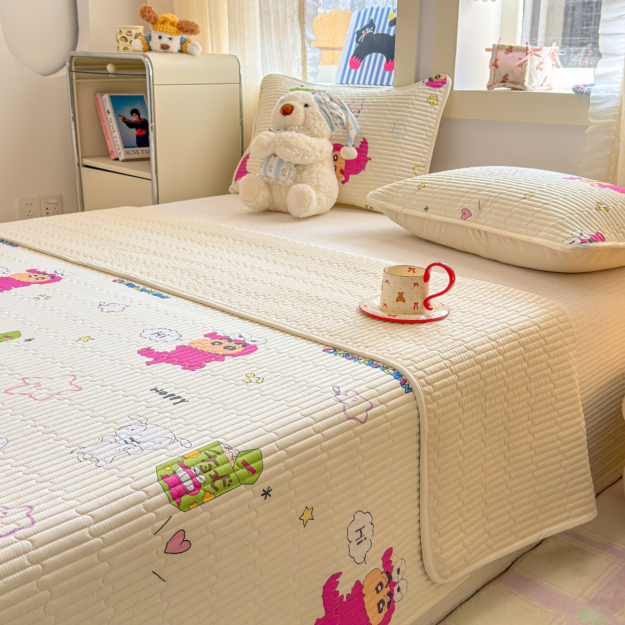 91家纺网 家纺一手货源 找家纺 雅萱家纺 2026新款A面全棉卡通印花蜡笔小新单床盖床盖单件床盖三件套 恐龙小新