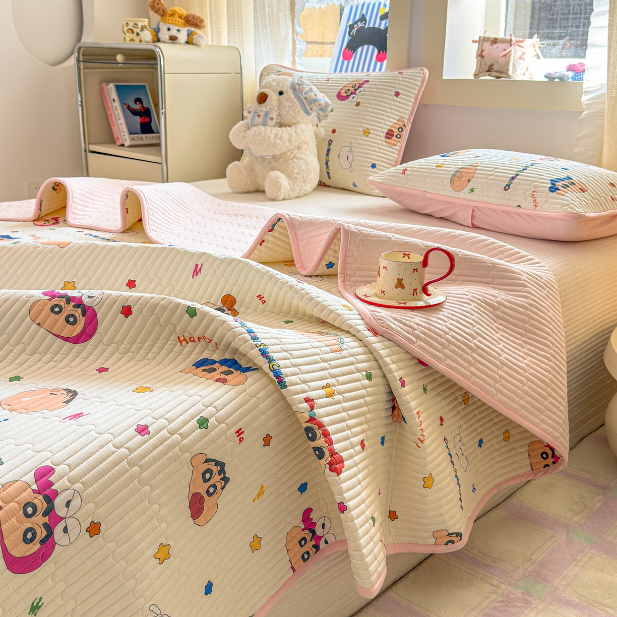 91家纺网 家纺一手货源 找家纺 雅萱家纺 2026新款A面全棉卡通印花蜡笔小新单床盖床盖单件床盖三件套 星星小新