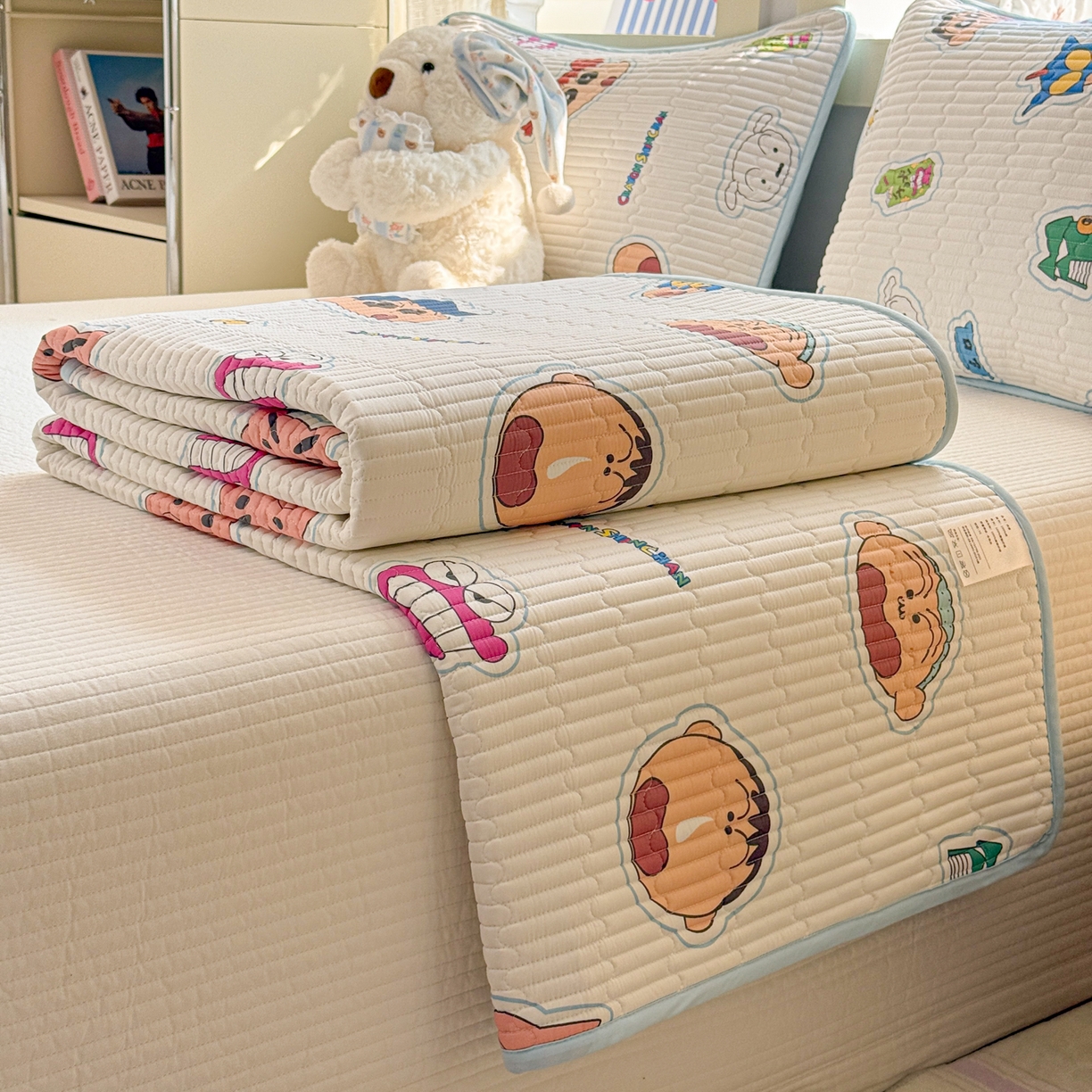 雅萱家纺 2026新款A面全棉卡通印花蜡笔小新单床盖床盖单件床盖三件套 小新的朋友