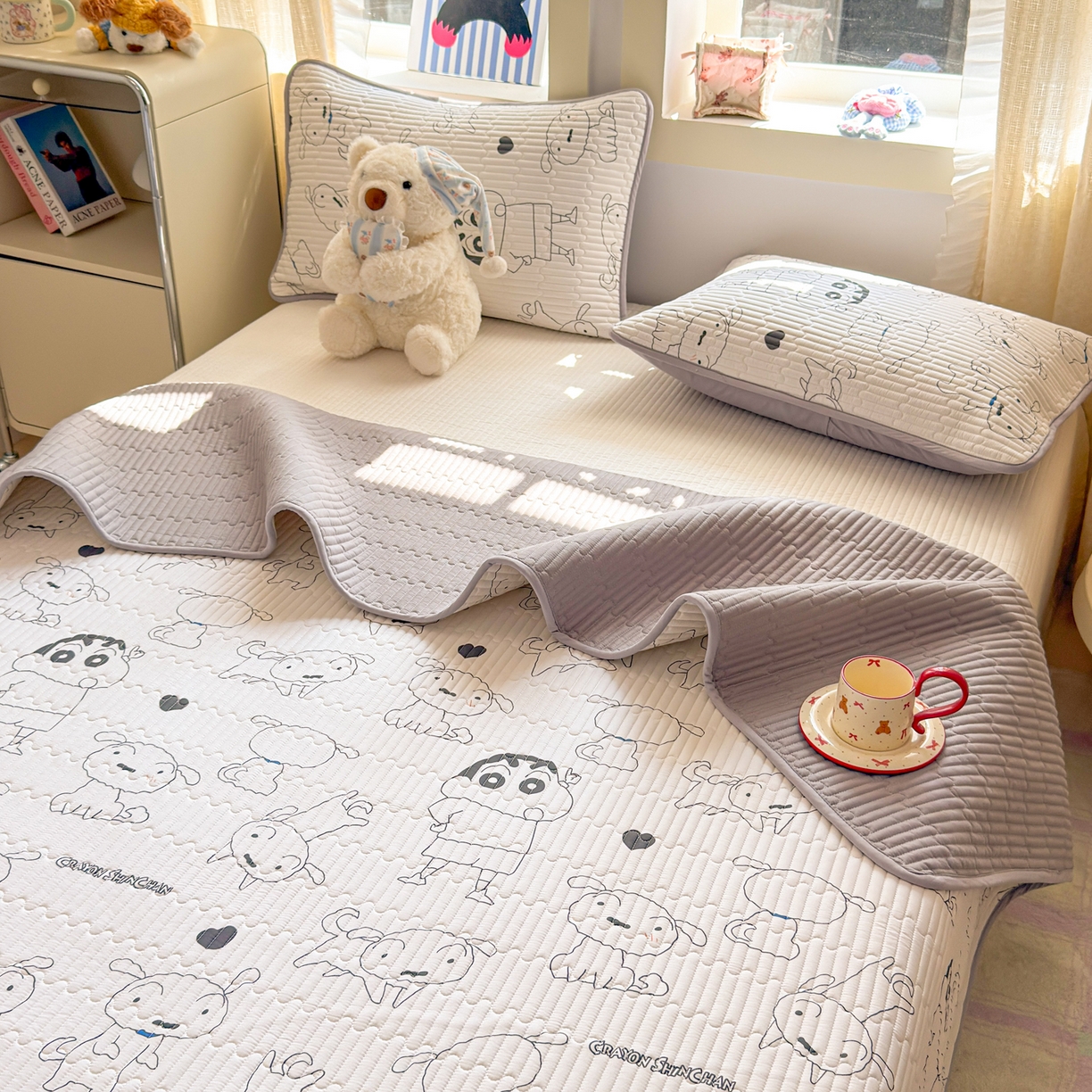 91家纺网 家纺一手货源 找家纺 雅萱家纺 2026新款A面全棉卡通印花蜡笔小新单床盖床盖单件床盖三件套 素描小新