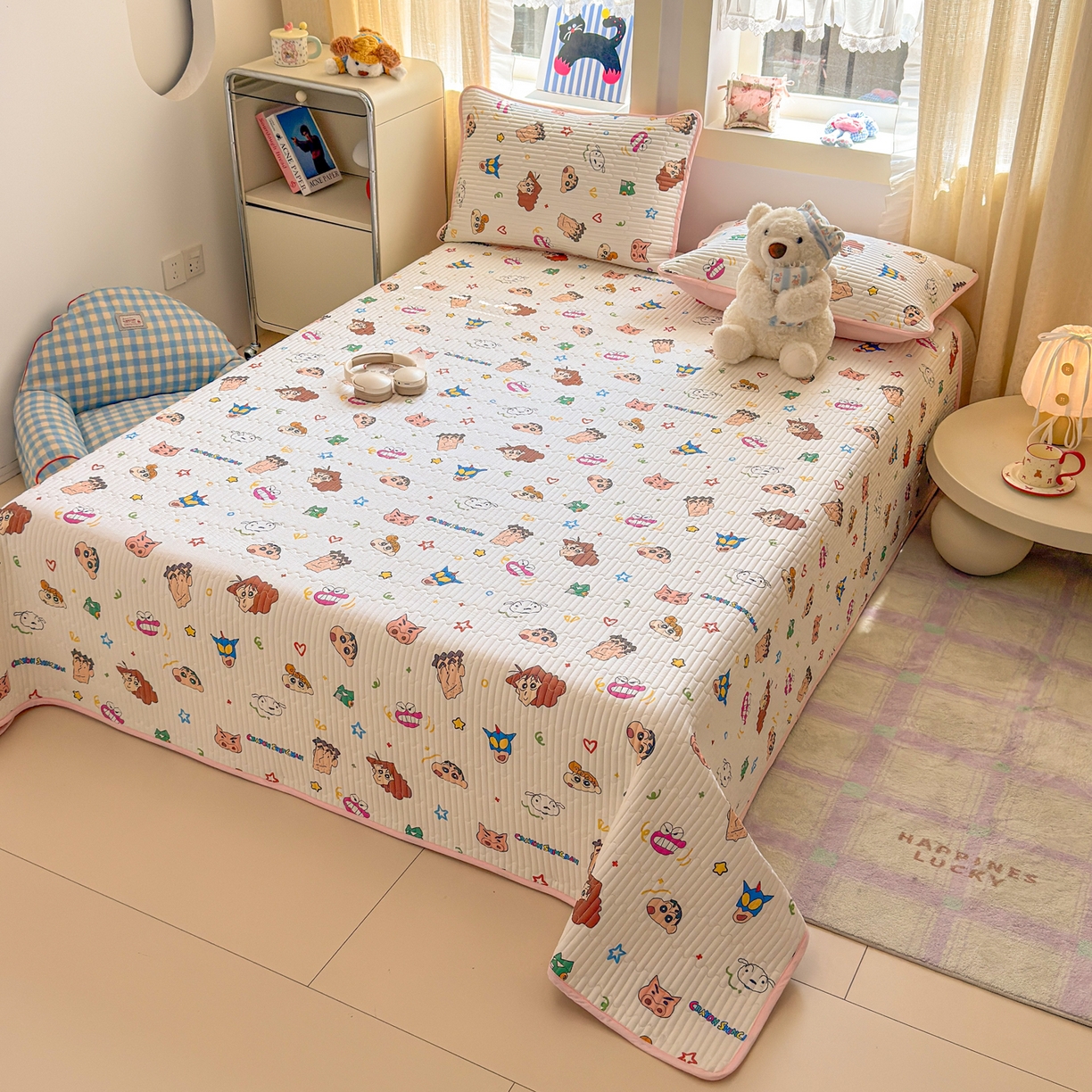 91家纺网 家纺一手货源 找家纺 雅萱家纺 2026新款A面全棉卡通印花蜡笔小新单床盖床盖单件床盖三件套 小新的一家