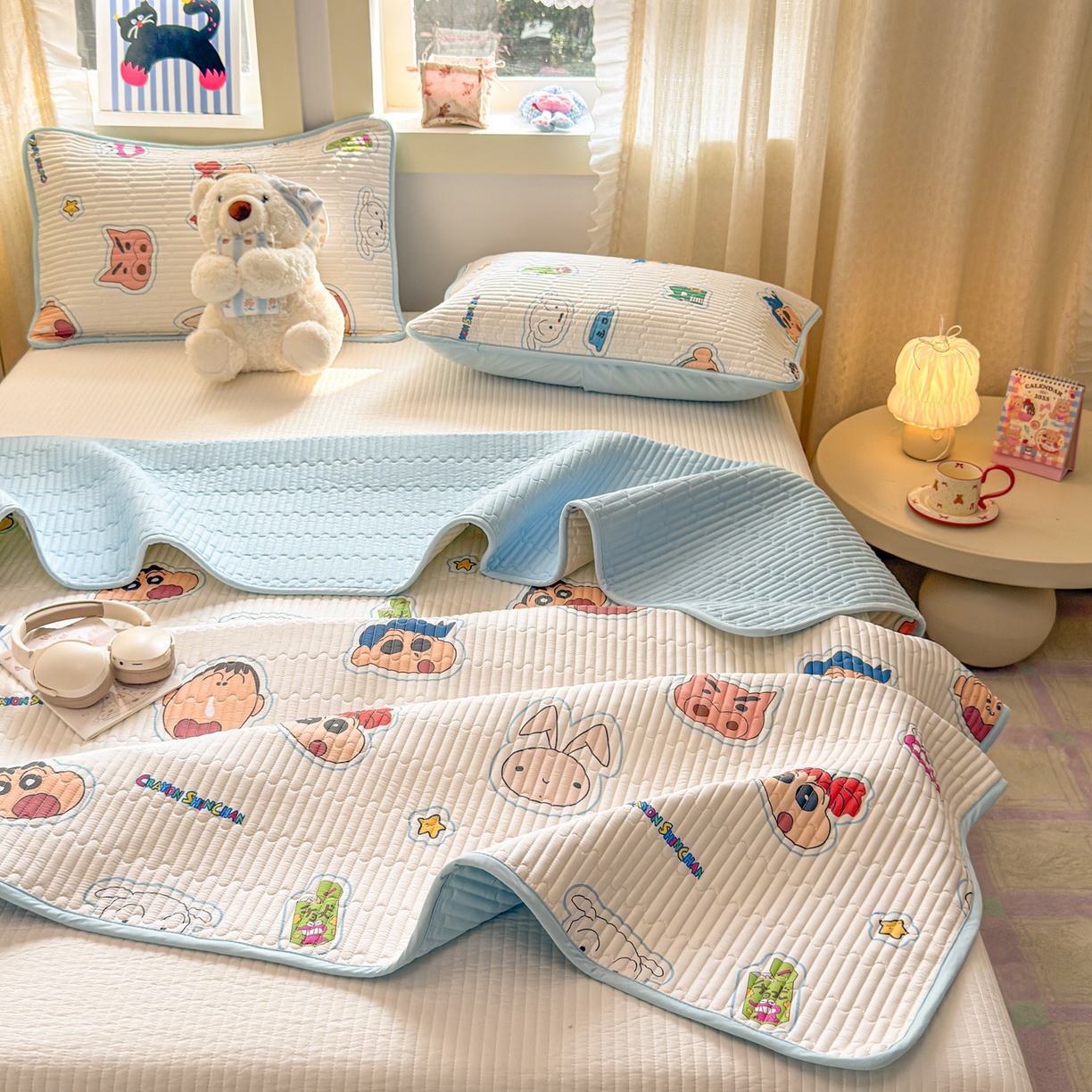 91家纺网 家纺一手货源 找家纺 雅萱家纺 2026新款A面全棉卡通印花蜡笔小新单床盖床盖单件床盖三件套 小新的朋友