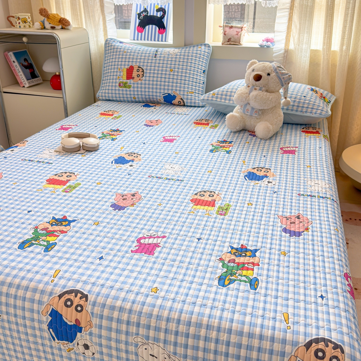 91家纺网 家纺一手货源 找家纺 雅萱家纺 2026新款A面全棉卡通印花蜡笔小新单床盖床盖单件床盖三件套 足球小新