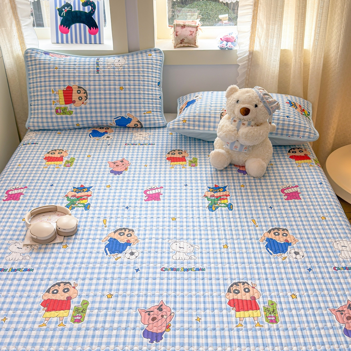 91家纺网 家纺一手货源 找家纺 雅萱家纺 2026新款A面全棉卡通印花蜡笔小新单床盖床盖单件床盖三件套 足球小新