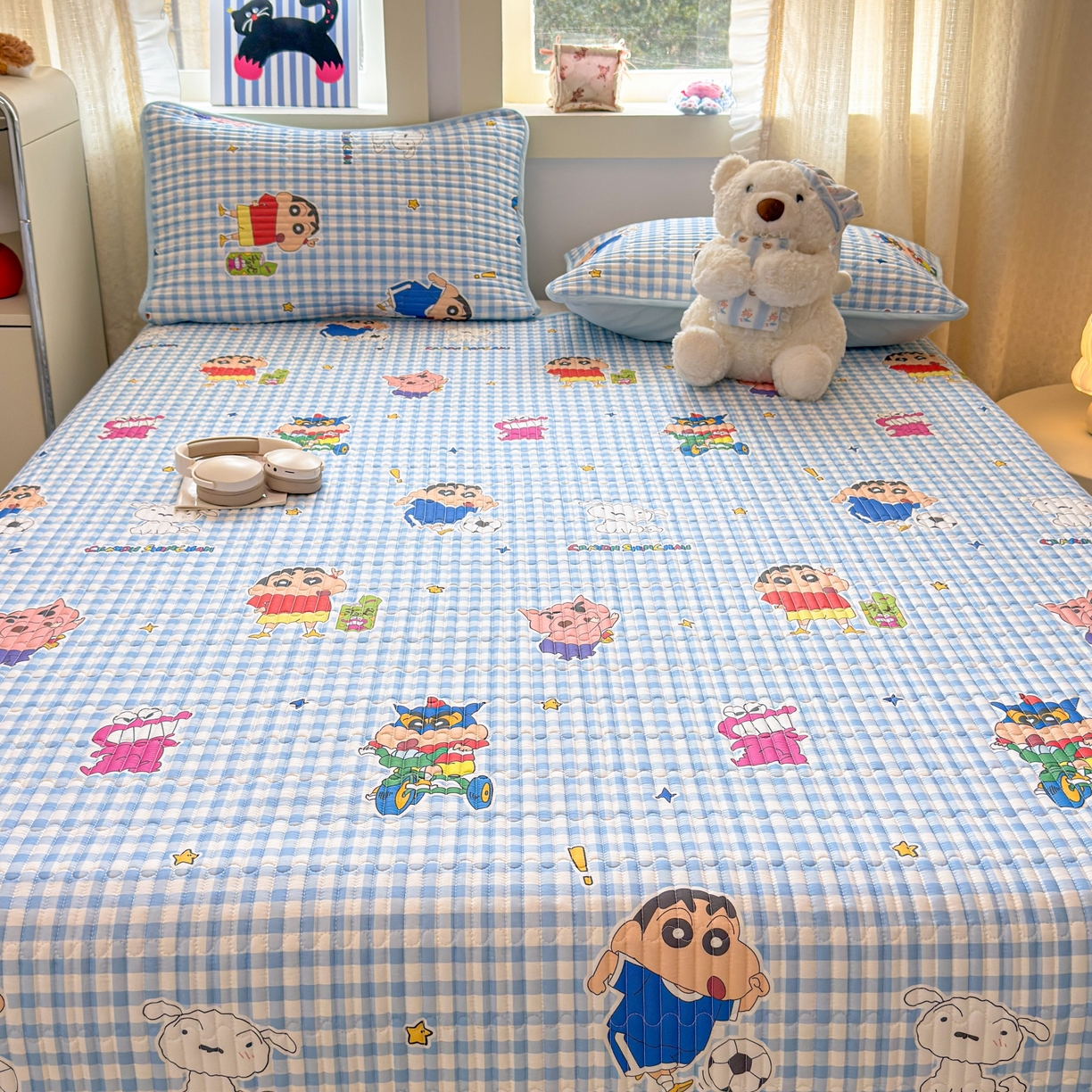 91家纺网 家纺一手货源 找家纺 雅萱家纺 2026新款A面全棉卡通印花蜡笔小新单床盖床盖单件床盖三件套 足球小新