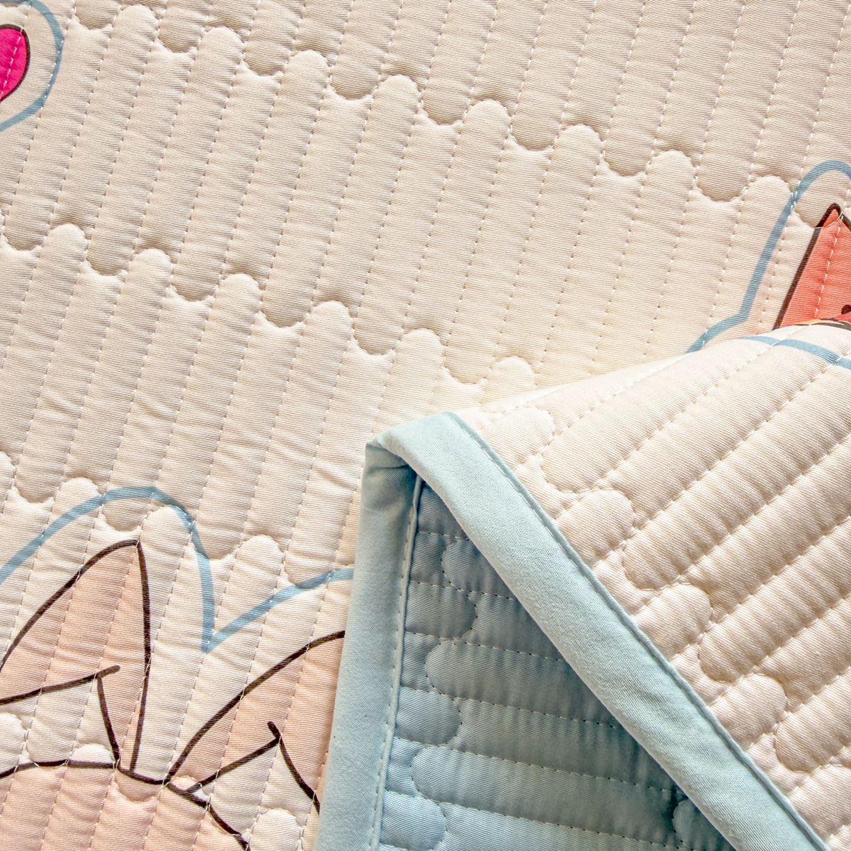 91家纺网 家纺一手货源 找家纺 雅萱家纺 2026新款A面全棉卡通印花蜡笔小新单床盖床盖单件床盖三件套 小新的朋友