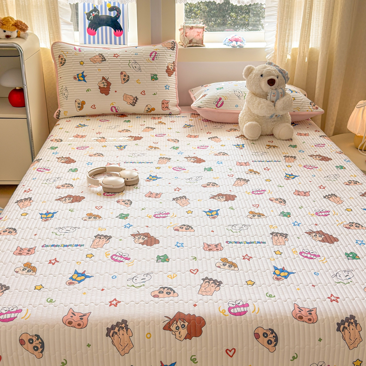 91家纺网 家纺一手货源 找家纺 雅萱家纺 2026新款A面全棉卡通印花蜡笔小新单床盖床盖单件床盖三件套 小新的一家