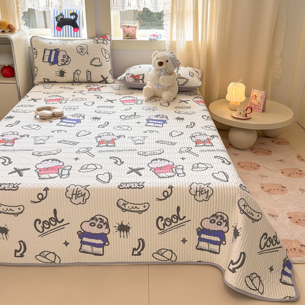 91家纺网 家纺一手货源 找家纺 雅萱家纺 2026新款A面全棉卡通印花蜡笔小新单床盖床盖单件床盖三件套 甜酷小新