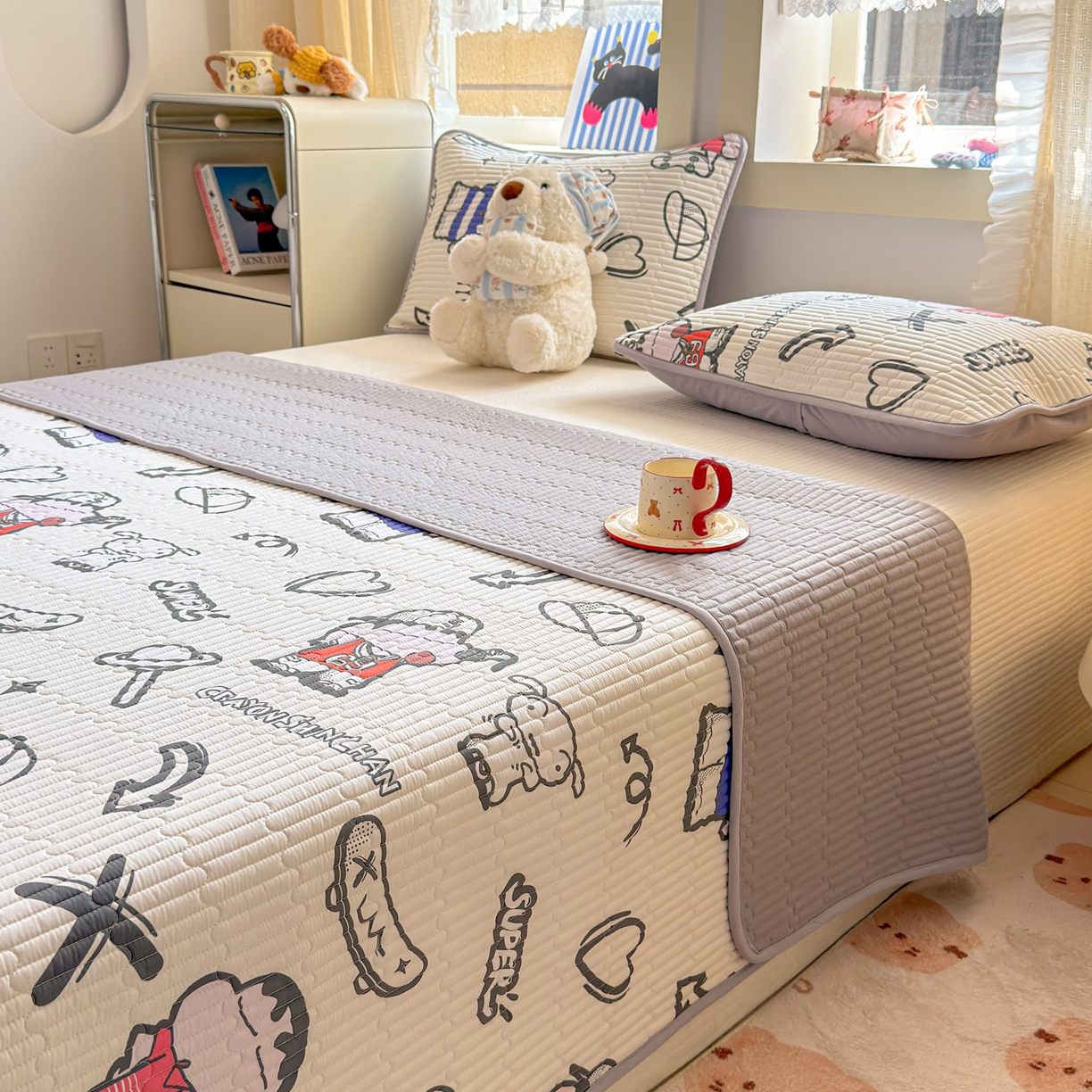 91家纺网 家纺一手货源 找家纺 雅萱家纺 2026新款A面全棉卡通印花蜡笔小新单床盖床盖单件床盖三件套 甜酷小新