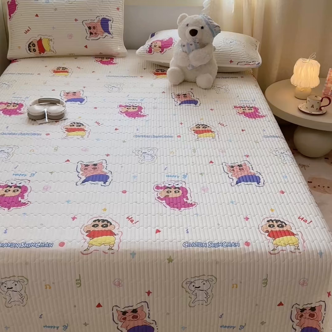 91家纺网 家纺一手货源 找家纺 雅萱家纺 2026新款A面全棉卡通印花蜡笔小新单床盖床盖单件床盖三件套 星星小新