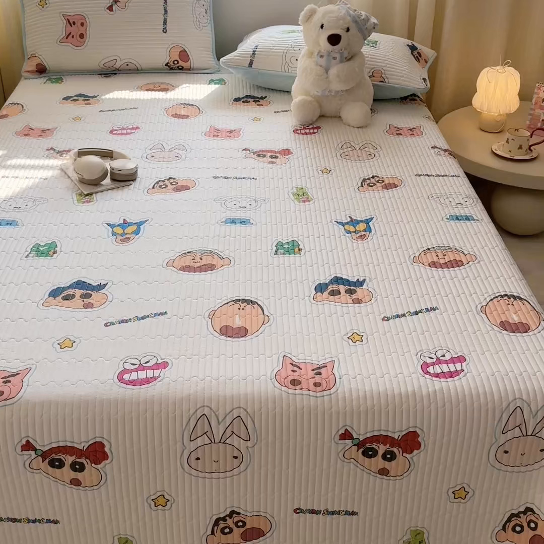91家纺网 家纺一手货源 找家纺 雅萱家纺 2026新款A面全棉卡通印花蜡笔小新单床盖床盖单件床盖三件套 小新的朋友