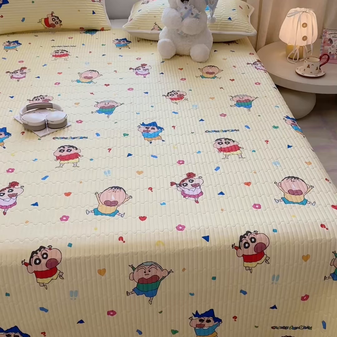 91家纺网 家纺一手货源 找家纺 雅萱家纺 2026新款A面全棉卡通印花蜡笔小新单床盖床盖单件床盖三件套 星仔生活
