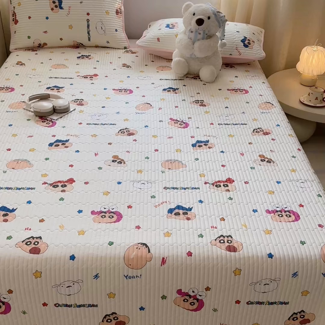 91家纺网 家纺一手货源 找家纺 雅萱家纺 2026新款A面全棉卡通印花蜡笔小新单床盖床盖单件床盖三件套 调皮小新