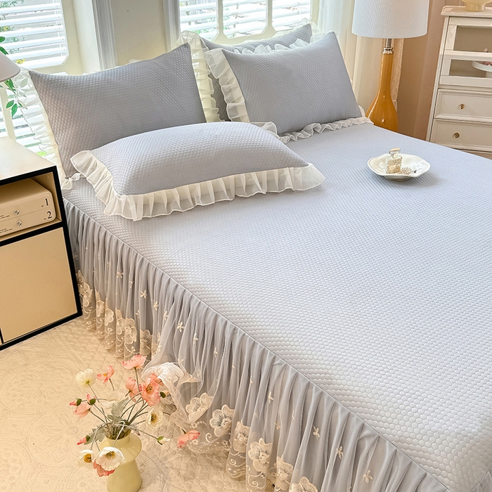 91家纺网 家纺一手货源 找家纺 后庭寝室 2026新款豆豆席乳胶凉席夏被四件套-盛世花开系列 盛世花开-浅灰