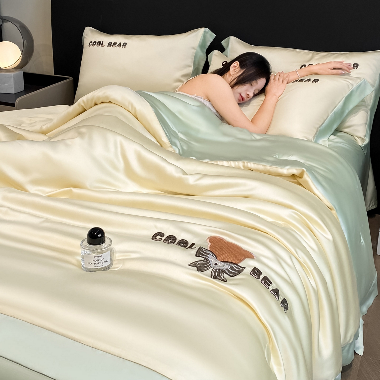 91家纺网 家纺一手货源 找家纺 （总）云棉坊 2026新款水洗真丝冰丝夏被刺绣款-宽边系列