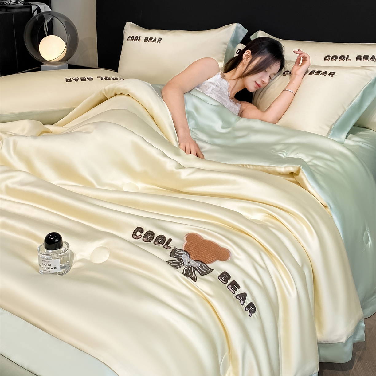 91家纺网 家纺一手货源 找家纺 （总）云棉坊 2026新款水洗真丝冰丝夏被刺绣款-宽边系列