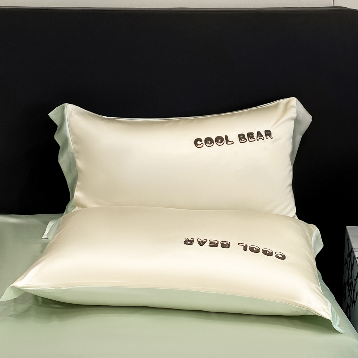 91家纺网 家纺一手货源 找家纺 云棉坊 2026新款水洗真丝冰丝夏被刺绣款-宽边系列 酷尔-奶黄+水果清香