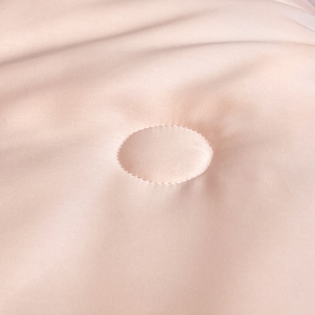 91家纺网 家纺一手货源 找家纺 云棉坊 2026新款水洗真丝冰丝夏被刺绣款-宽边系列 希燃-奶油粉+奶咖