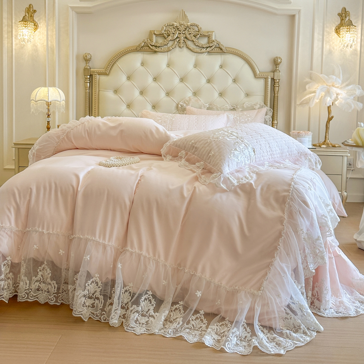 91家纺网 家纺一手货源 找家纺 恋尚 2026新款提花蕾丝夹棉床裙四件套-安妮梦【控价床裙135起 床裙三件170起 四件270起】 安妮梦-清新粉