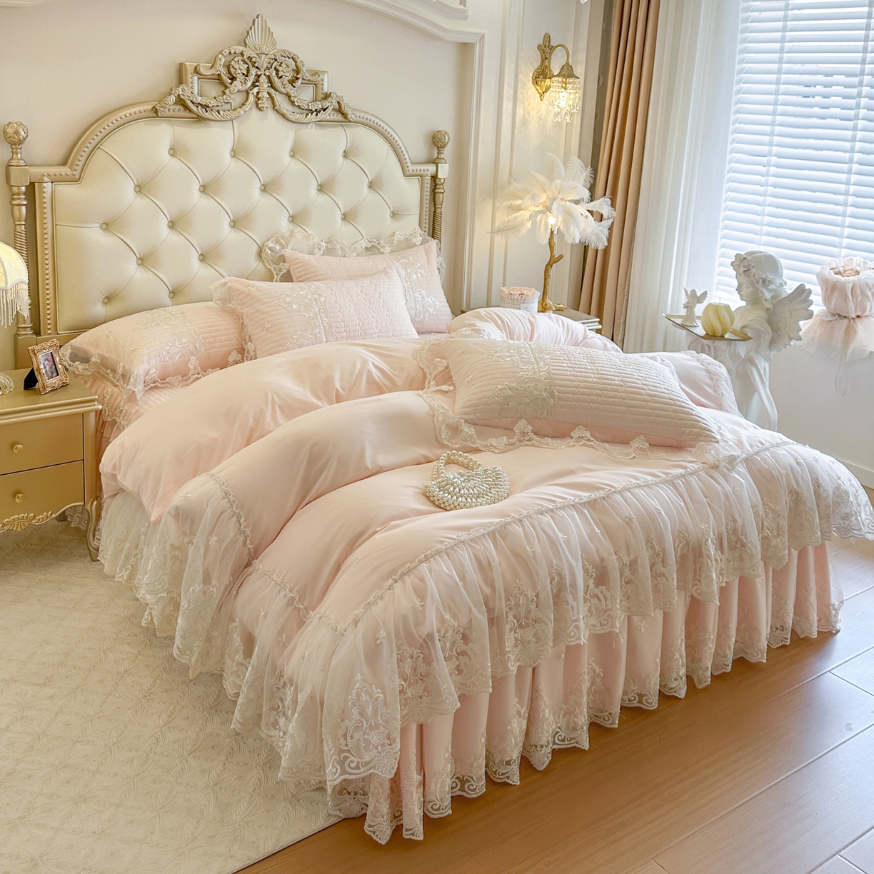 91家纺网 家纺一手货源 找家纺 恋尚 2026新款提花蕾丝夹棉床裙四件套-安妮梦【控价床裙135起 床裙三件170起 四件270起】 安妮梦-清新粉