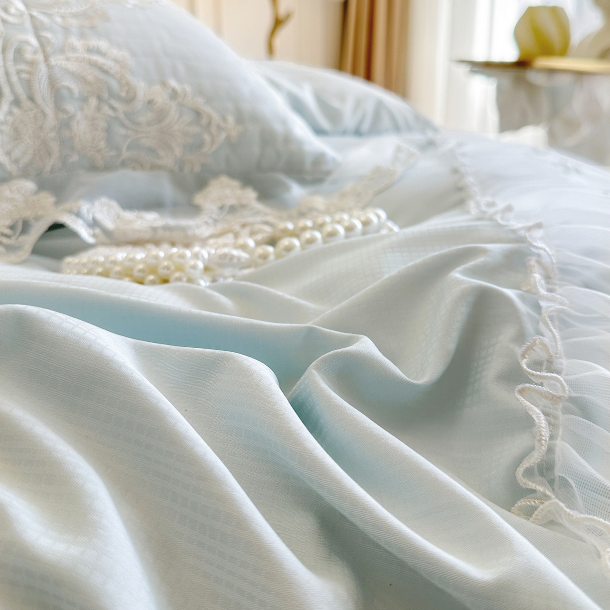 91家纺网 家纺一手货源 找家纺 恋尚 2026新款提花蕾丝夹棉床裙四件套-安妮梦【控价床裙135起 床裙三件170起 四件270起】 安妮梦-水兰