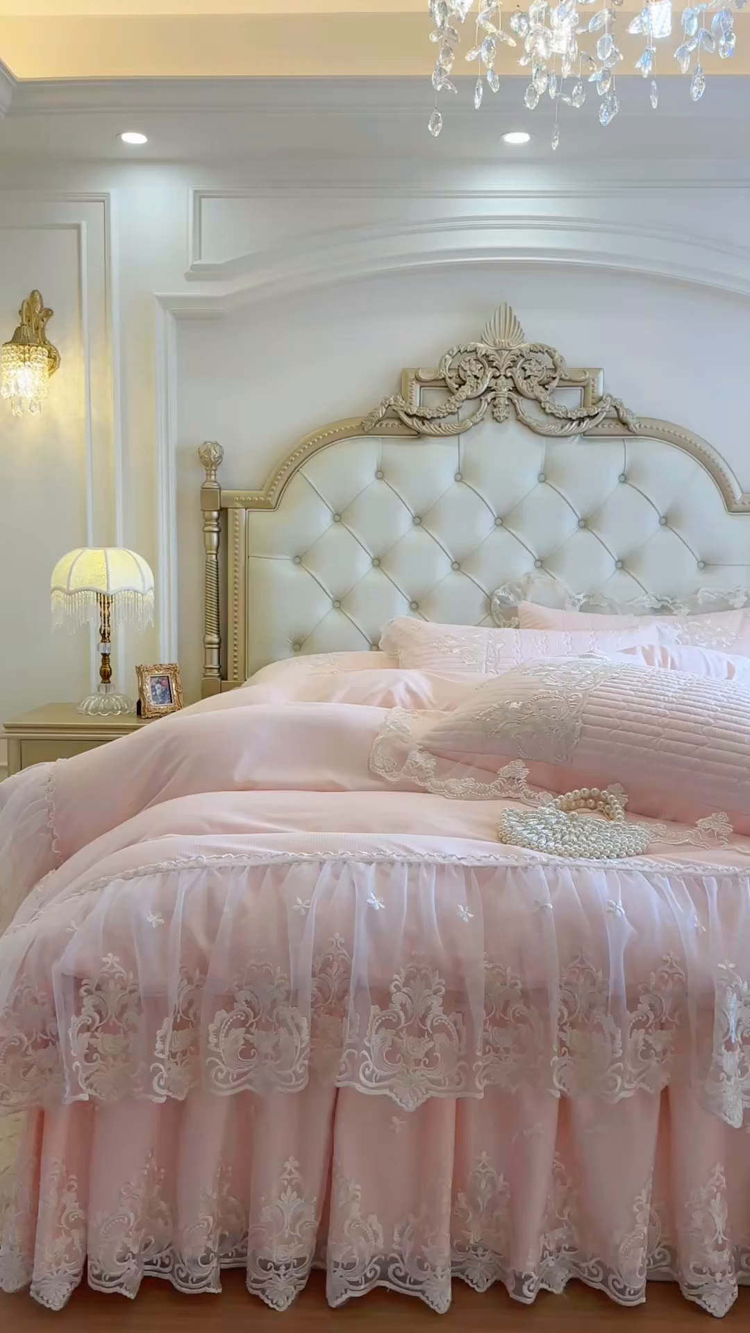 91家纺网 家纺一手货源 找家纺 恋尚 2026新款提花蕾丝夹棉床裙四件套-安妮梦【控价床裙135起 床裙三件170起 四件270起】 安妮梦-清新粉