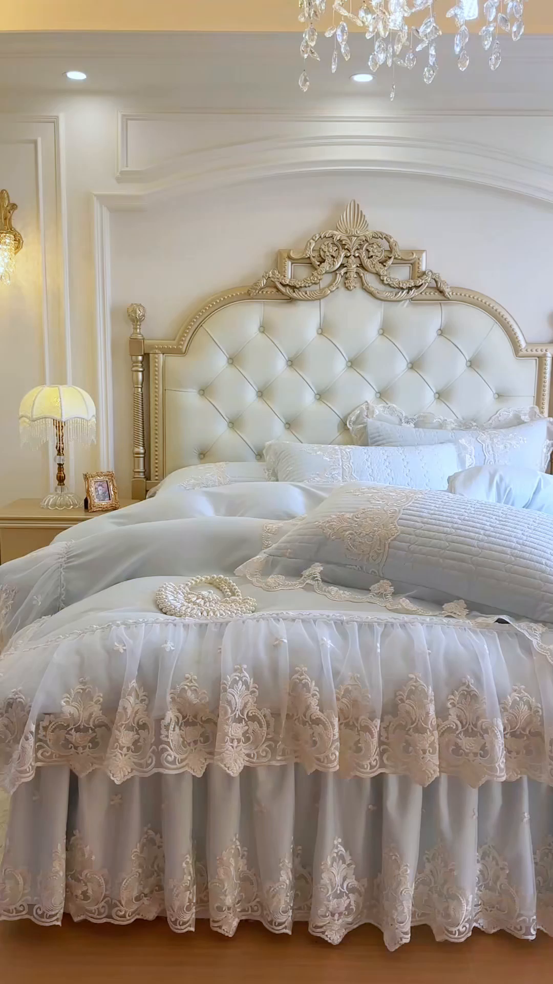 91家纺网 家纺一手货源 找家纺 恋尚 2026新款提花蕾丝夹棉床裙四件套-安妮梦【控价床裙135起 床裙三件170起 四件270起】 安妮梦-水兰