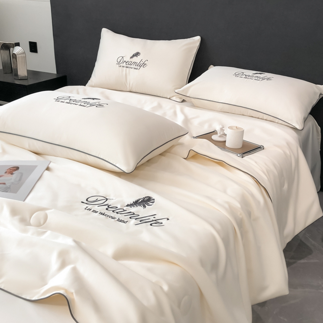 91家纺网 家纺一手货源 找家纺 乐窝家纺仓储 2026新款滚边水洗真丝水洗天丝冰丝刺绣夏被四件套-羽毛系列 梦羽-贵族白