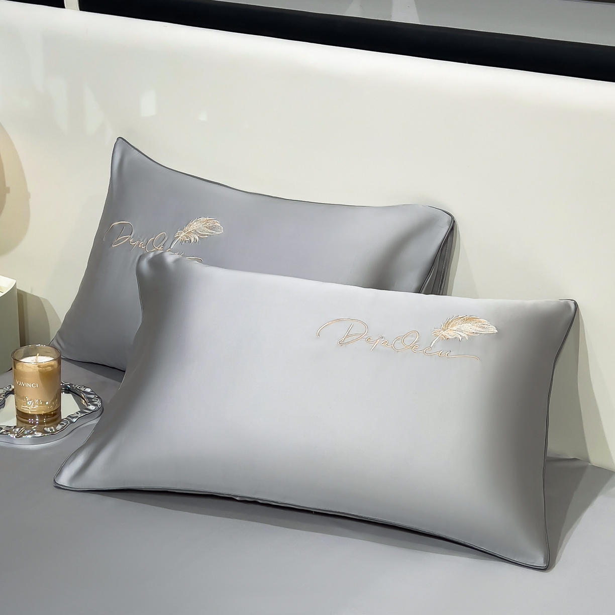 91家纺网 家纺一手货源 找家纺 乐窝家纺仓储 2026新款滚边水洗真丝水洗天丝冰丝刺绣夏被四件套-羽毛系列 轻羽-北极灰