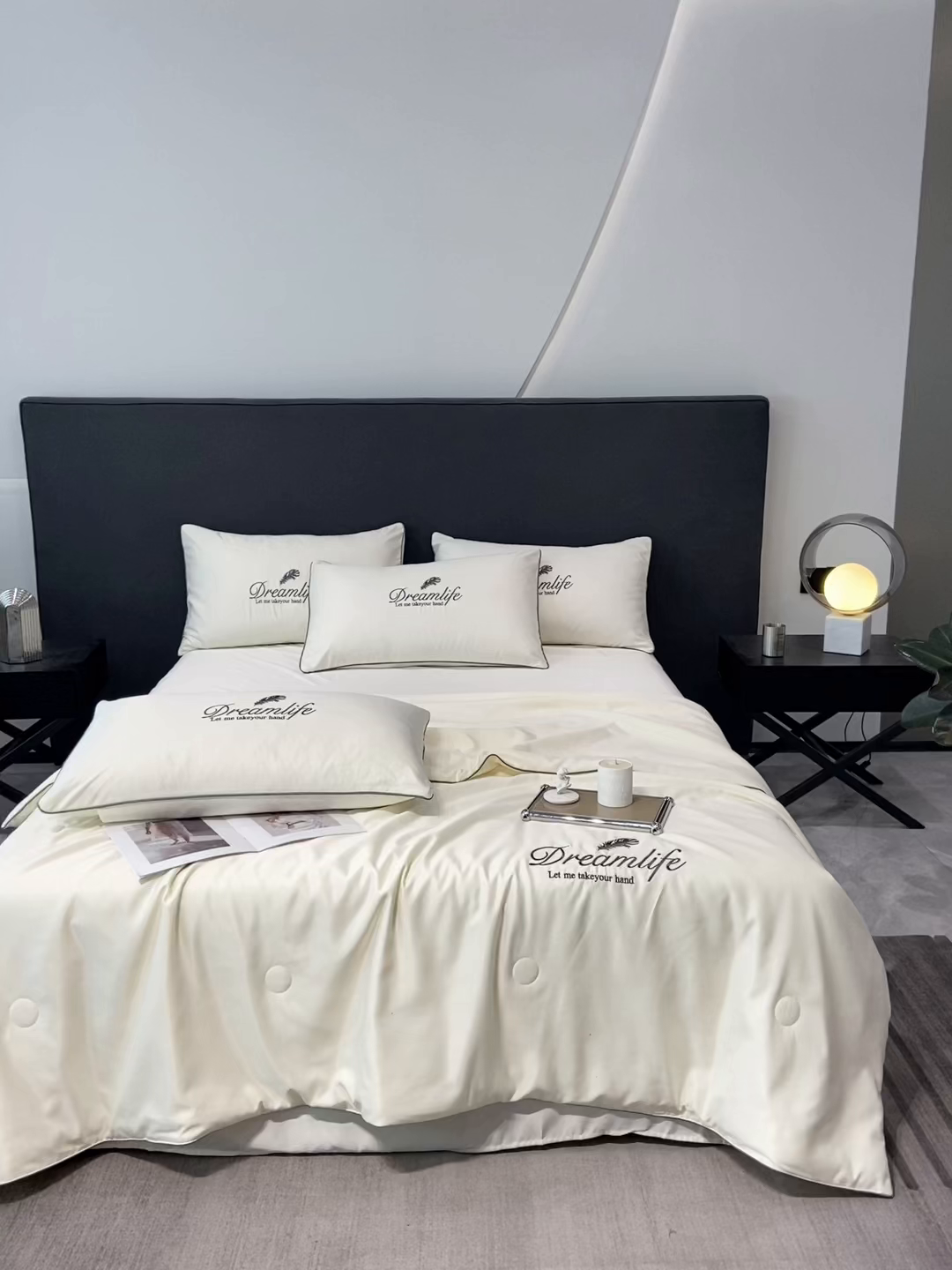 91家纺网 家纺一手货源 找家纺 乐窝家纺仓储 2026新款滚边水洗真丝水洗天丝冰丝刺绣夏被四件套-羽毛系列 梦羽-贵族白