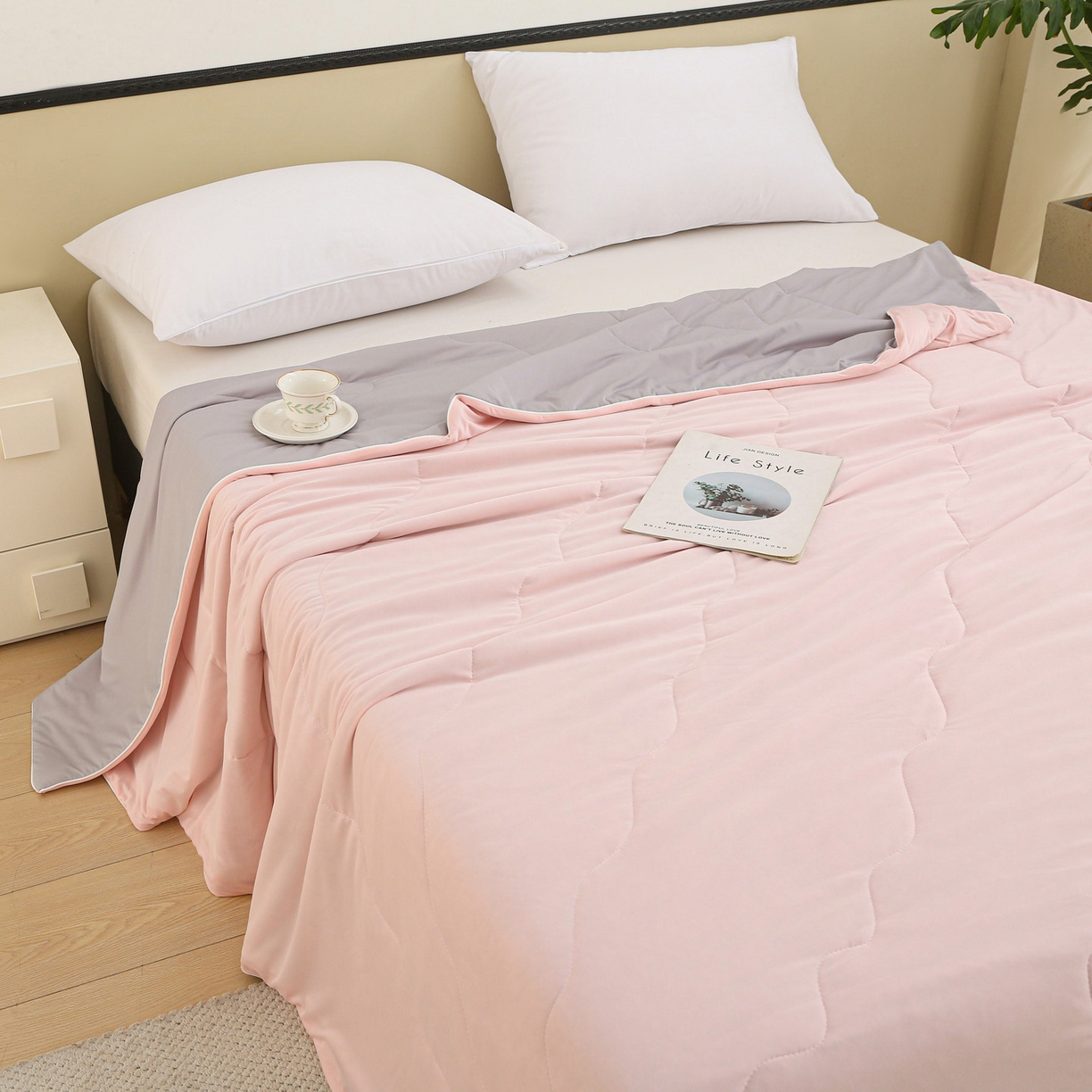 91家纺网 家纺一手货源 找家纺 天之悦家纺 2026新款A类冰淇淋冰皮小凉被夏被夏凉被空调被 粉色+灰色